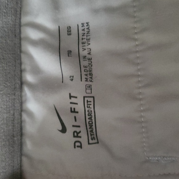 Mens Nike Standard Fit Light Blue Chino Shorts White Dots Size 42 Golf Preppy - Picture 10 of 14